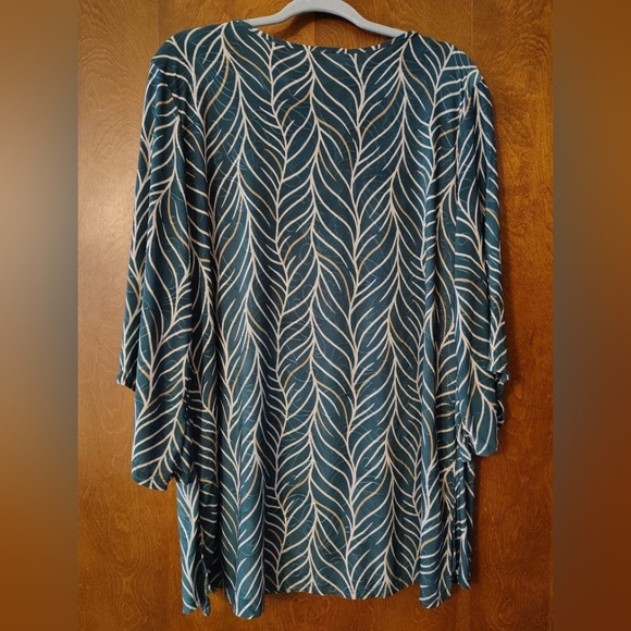 Amiana Teal and White Leaf Pattern Blouse - Picture 3 of 3